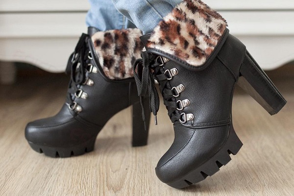 Стильные зимние ботинки на шнуровке