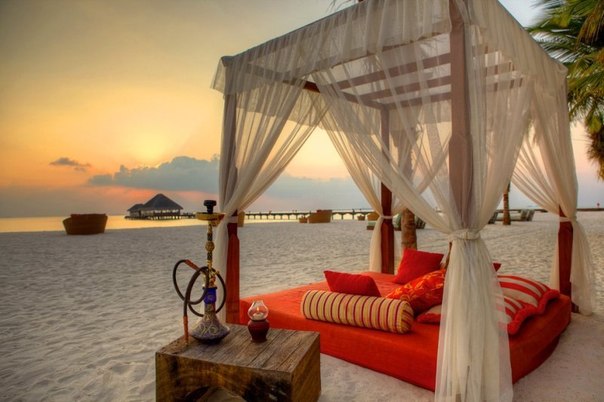 Романтическое место на пляже